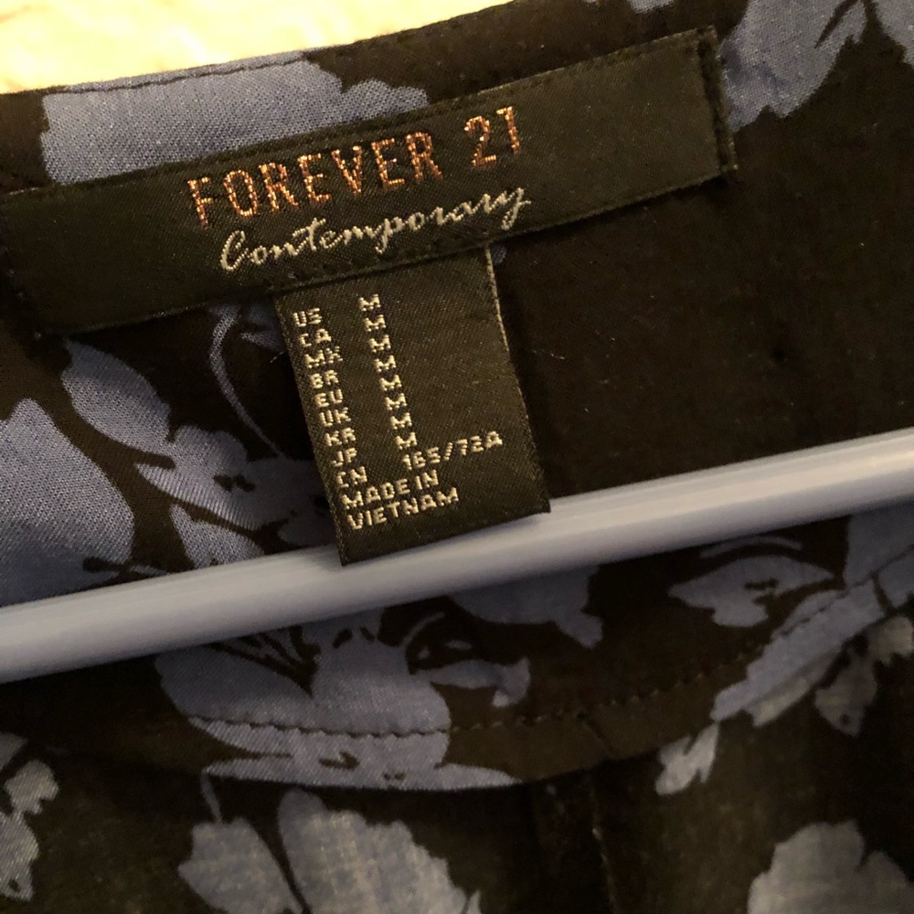 Forever21 Floral Short Romper - Picture 4 of 4